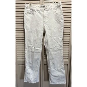 Chicos White Embroidered Denim Jeans Size‎ 1.5 Short Mid Rise Pockets Zip